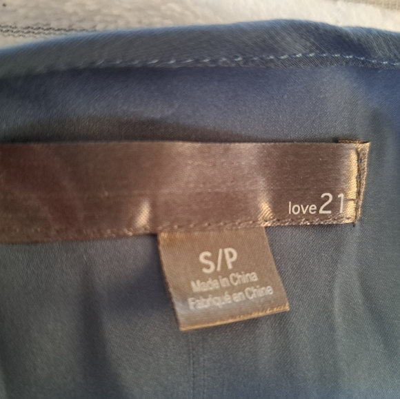 Dusky BLUE Tie Waist Shift Dress Silky Stylized Buttons Midi Love 21 Size SMALL - Picture 13 of 13